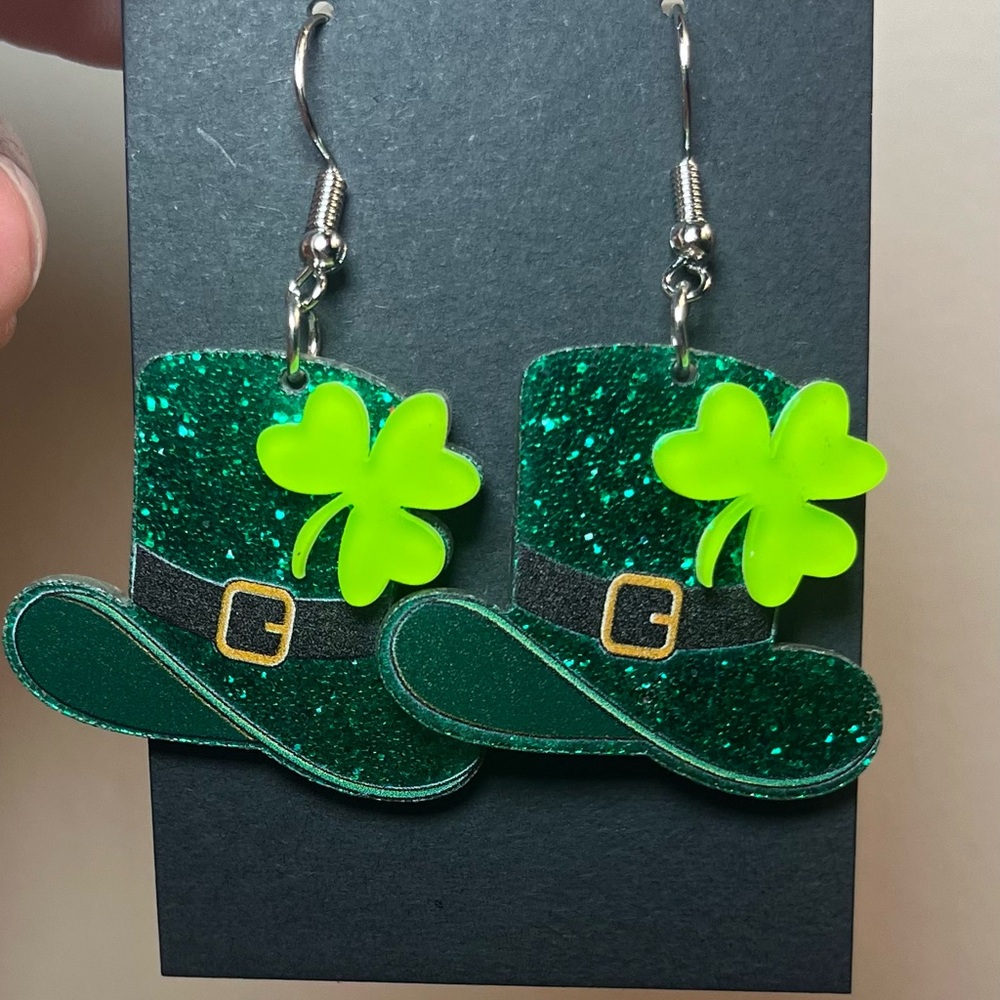 NEW St. Patrick’s Day Earrings 3 Pairs Shamrock Horseshoe  Hat Green Glitter Set